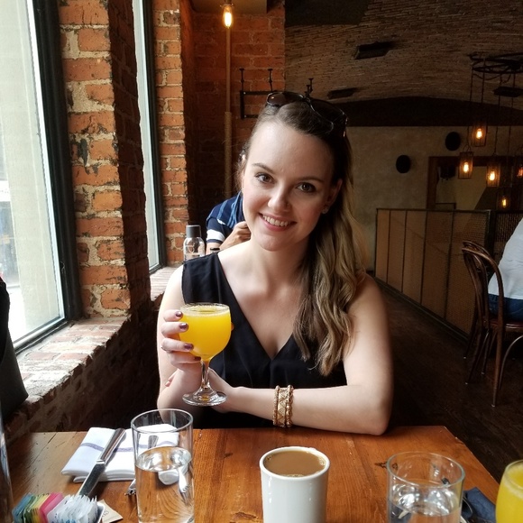 Hi! I'm Cassandra. - Picture 2 of 2